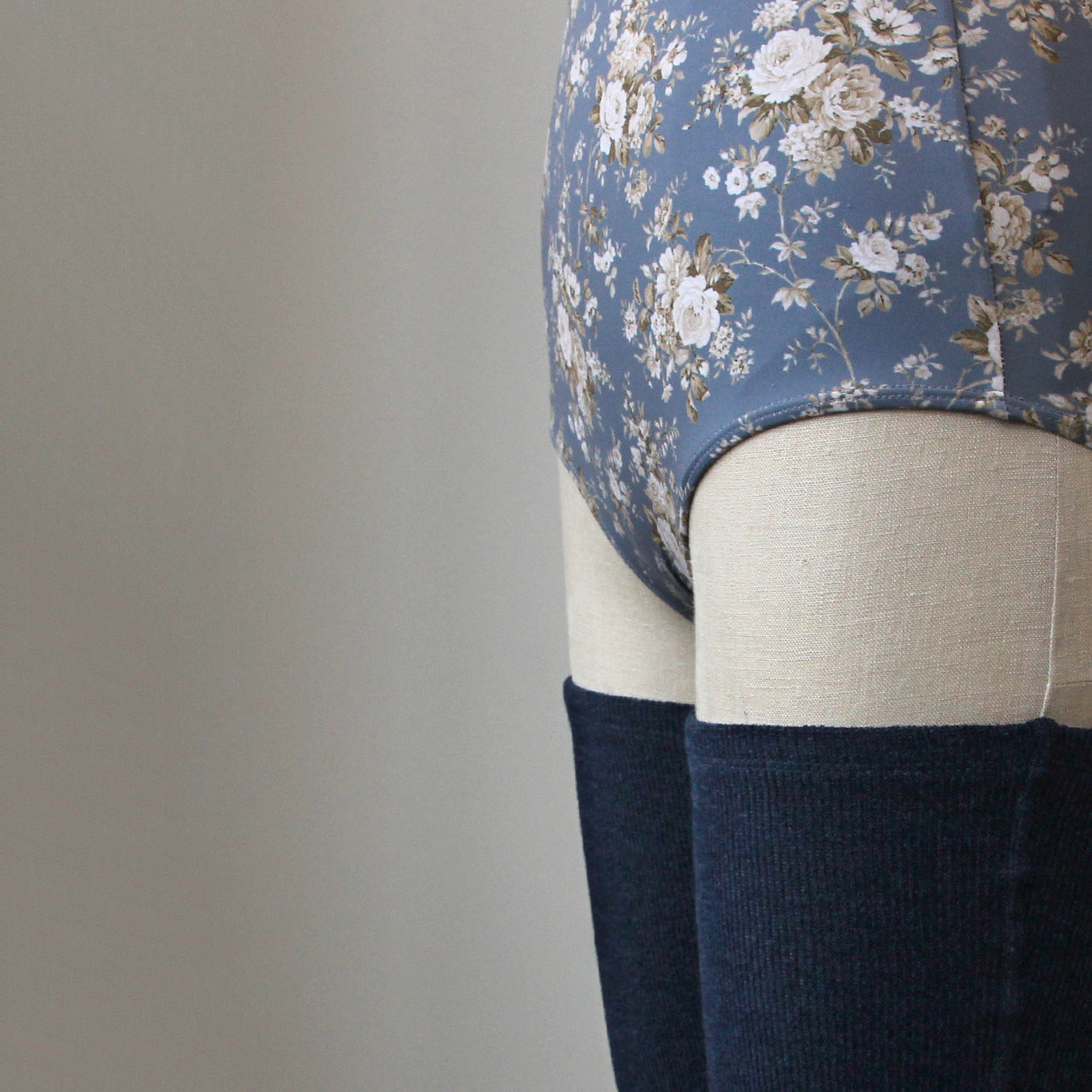 Girls Navy Ballet Warm Up Socks