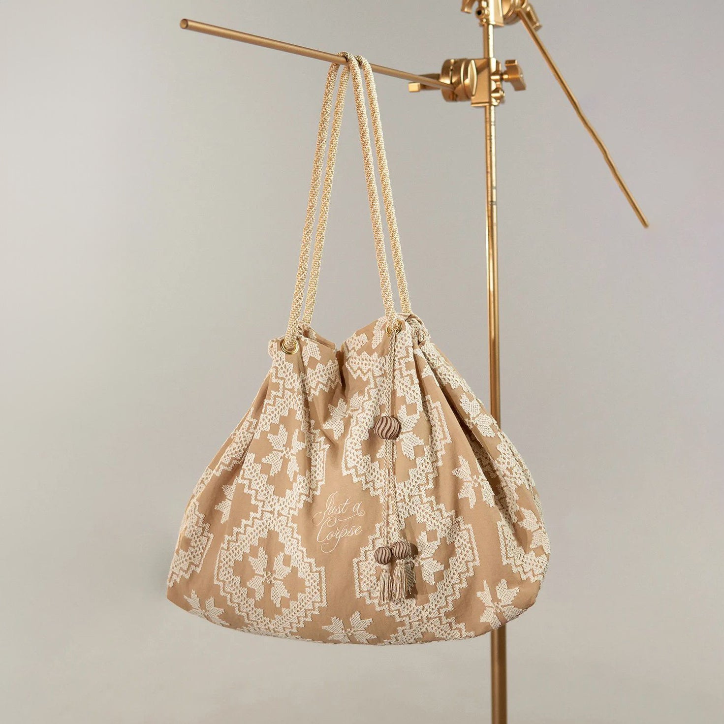 Beige "BINDLE" Ballet Embroidered Logo Tote(66 x 38 cm)